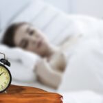 10時を過ぎても目を覚まさない人